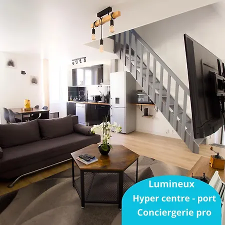 Triplex Lumineux A Cherbourg, Hyper Centre, 2 Pas Du Port & Vie Nocturne, Intendance Luxury Host Apartment *
