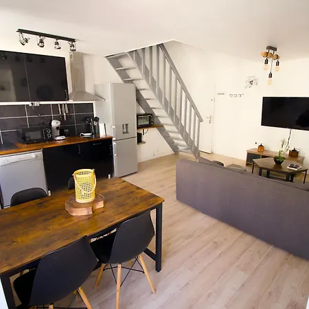 Triplex Lumineux à Cherbourg, Hyper Centre, 2 Pas Du Port&vie Nocturne, Intendance Luxury Host Cherbourg-en-Cotentin