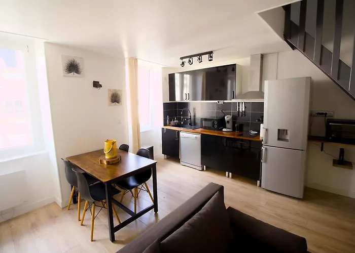 Triplex Lumineux A Cherbourg, Hyper Centre, 2 Pas Du Port & Vie Nocturne, Intendance Luxury Host *