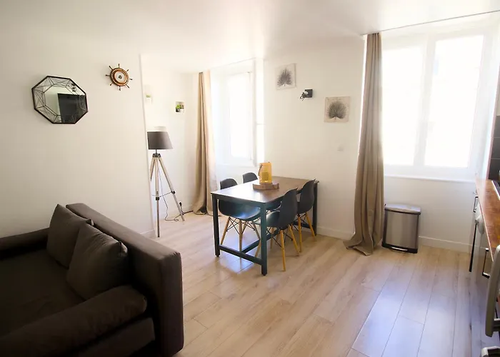 Triplex Lumineux A Cherbourg, Hyper Centre, 2 Pas Du Port & Vie Nocturne, Intendance Luxury Host Apartamento